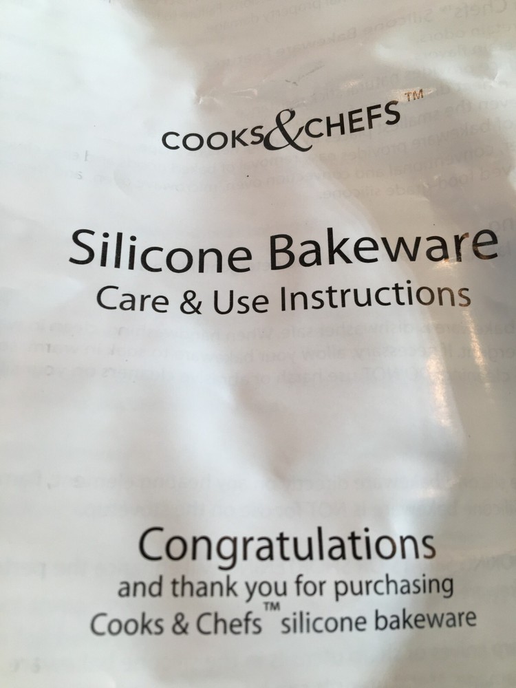 C&C Cook's & Chef's 6 Piece Flower Silicone Bakeware RED
