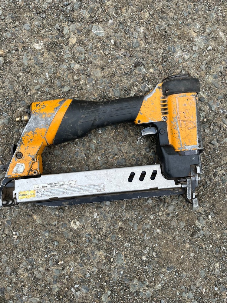 Bostitch Wide crown stapler 1/2 to 2 " model 45052
