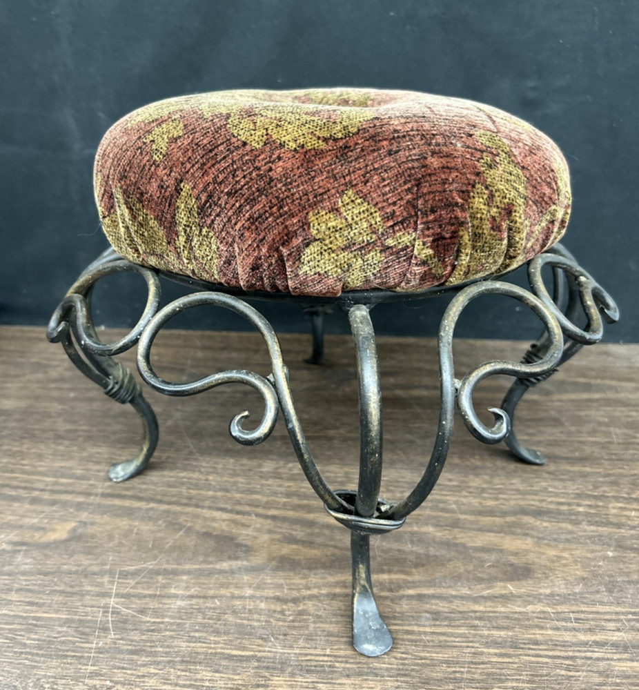 Black Metal Foot Stool / Stool