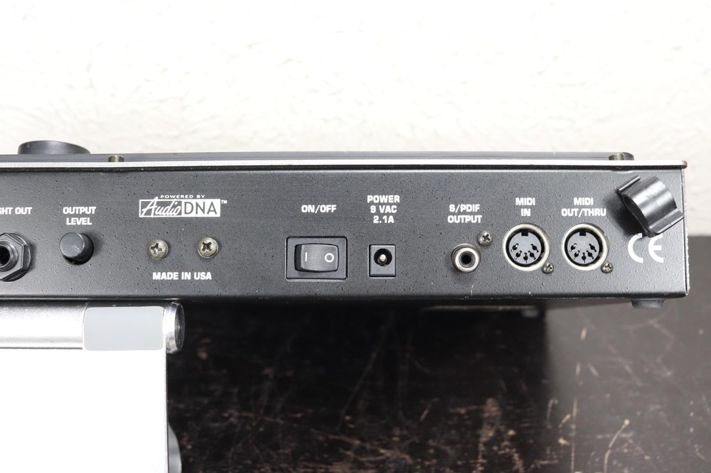 DigiTech GNX2 Multi-Effect Guitar Processor w Power Supply