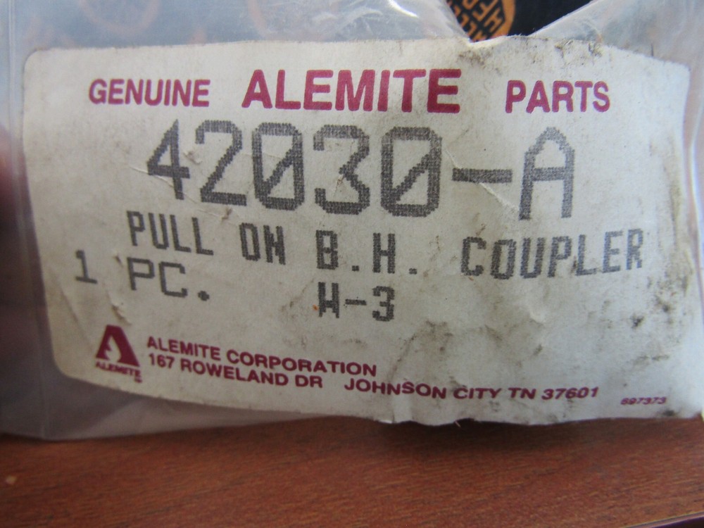 🔥 SEALED IN BAG NEW ALEMITE 42030-A PULL ON BUTTON HEAD COUPLER