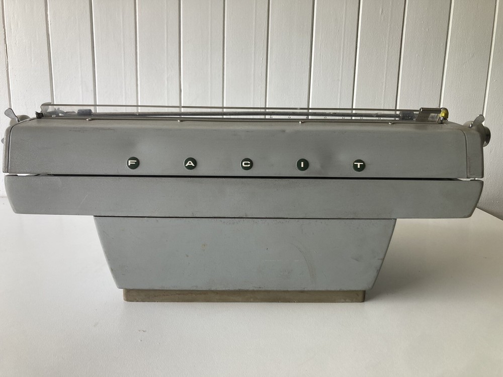 FACIT Desktop Typewriter *Designed by the legendary Sigvard Bernadotte