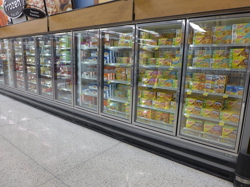 8 BLACK GLASS DOORS REACH IN COOLER WITH SHELVING