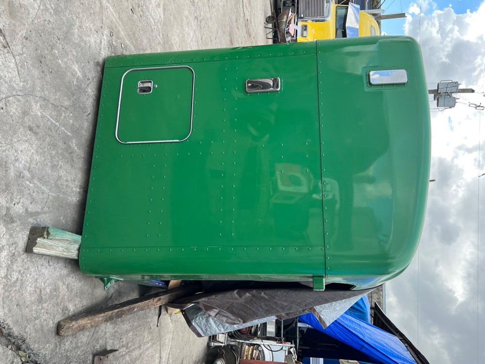 63 inch Peterbilt sleeper green