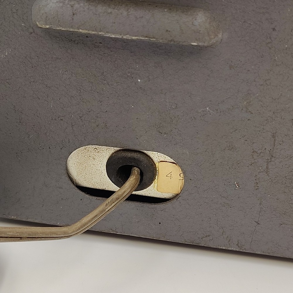 Vintage EICO Model 495 Oscilloscope Voltage Calibrator Stabilized