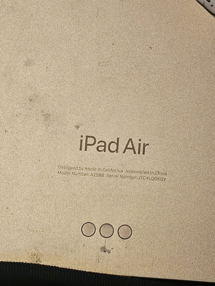 A2588 Ipad Housing BATTERY INCLUDED