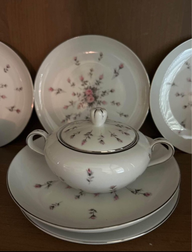 Harmony House Vintage 1950’s Rosebud