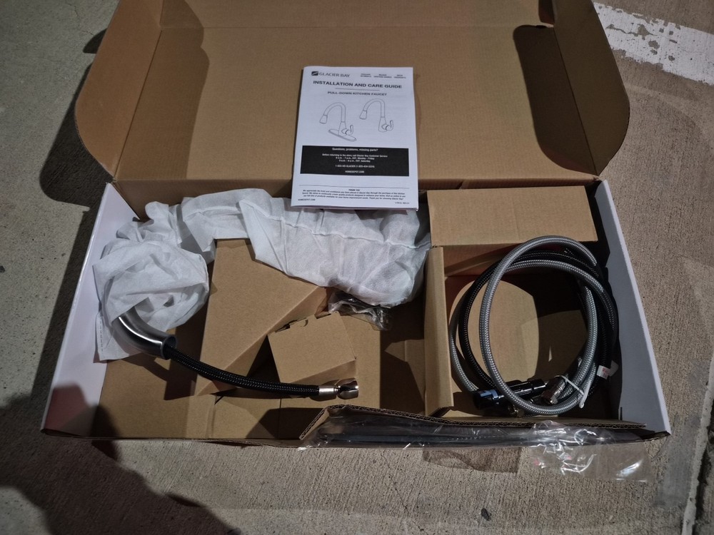 NEW Glacier Bay Carla Single-Handle Pull-Down Sprayer Kitchen Faucet Stainless