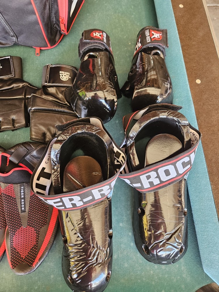 Tiger-Rock Medium Sparring Gear Set w/ Bag Set