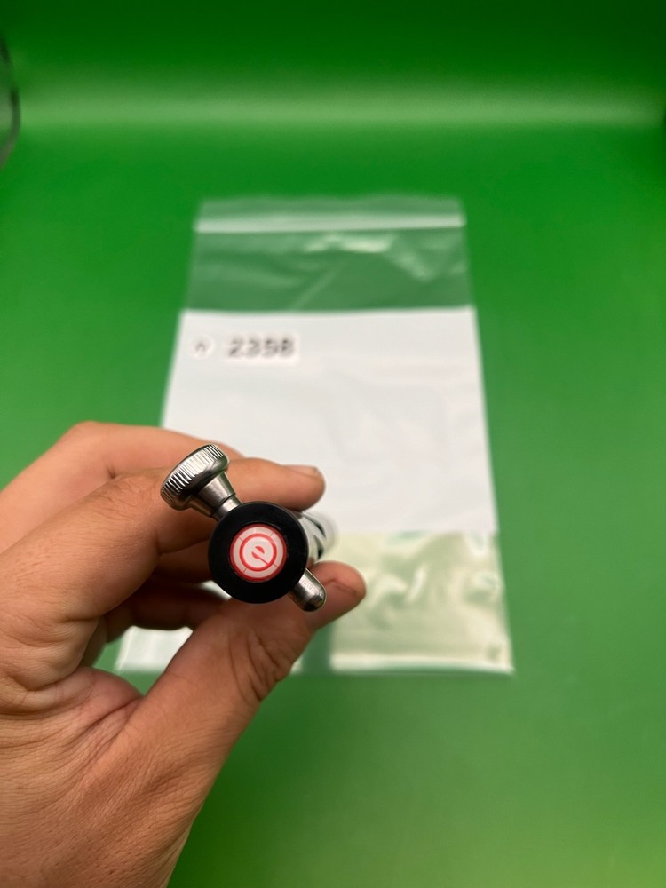 Autococker Bolt