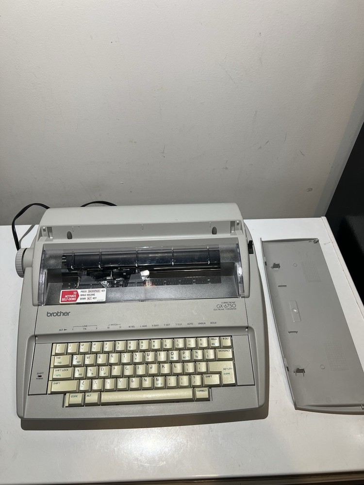 Brother Correctronic GX-6750 Electronic Typewriter w/ Cover Tested & Working