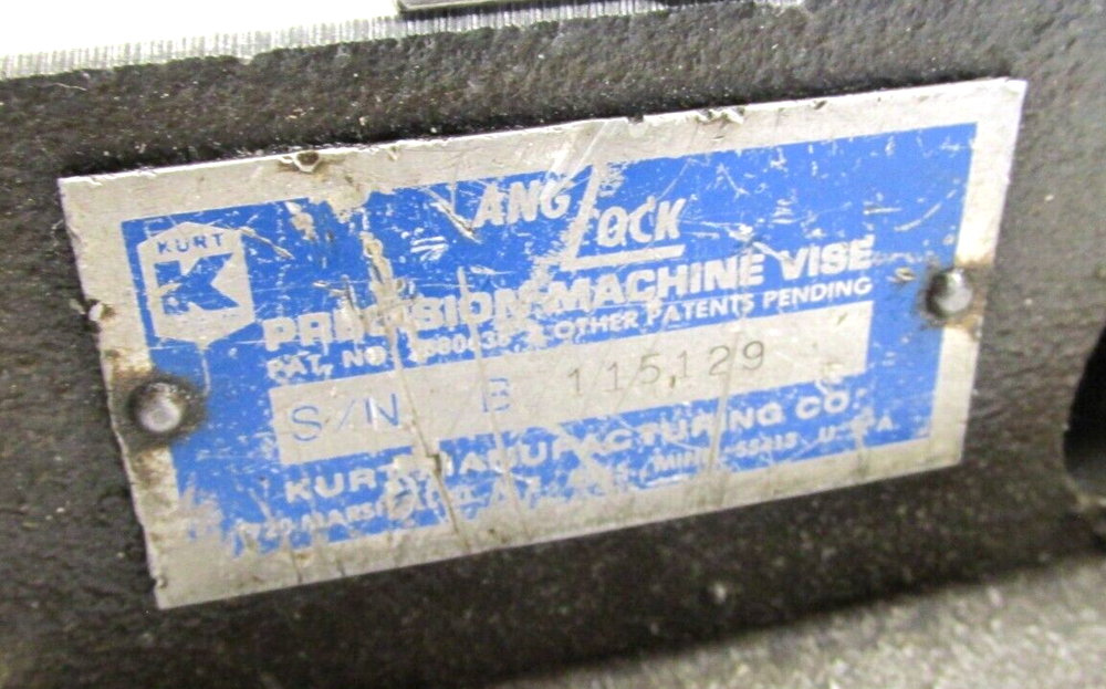 KURT ANGLOCK 6" MILLING MACHINE VISE w/ JAWS - #D60