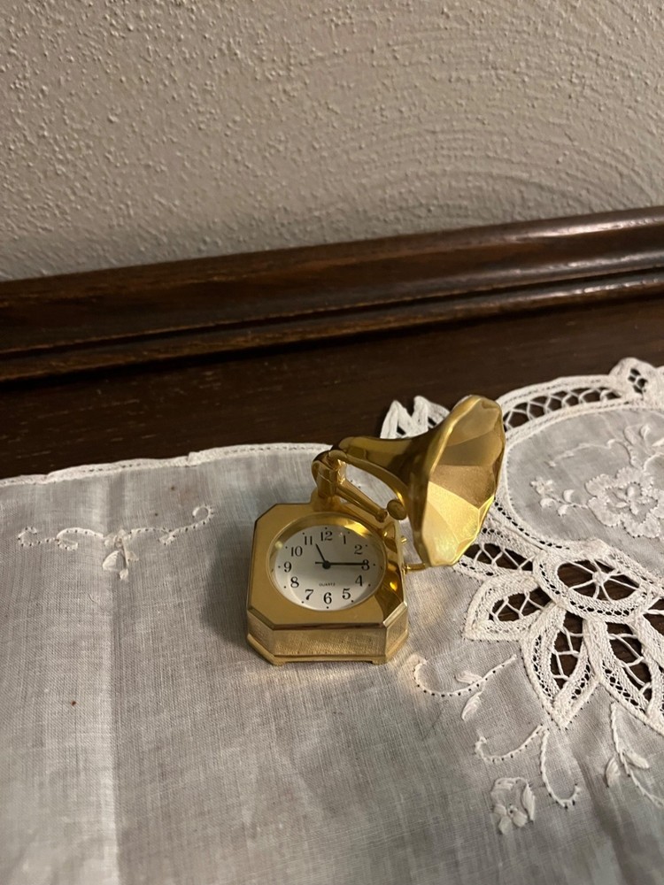 Miniature Gramophone Novelty Clock
