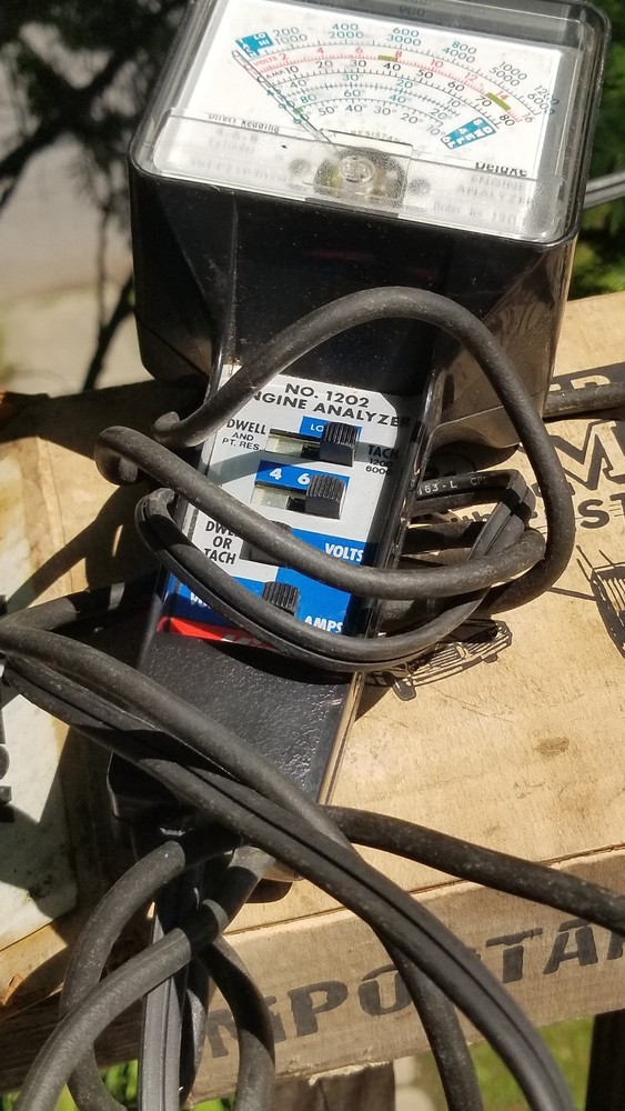 MILTON VINTAGE AUTO / CAR ENGINE ANYLIZER TESTER