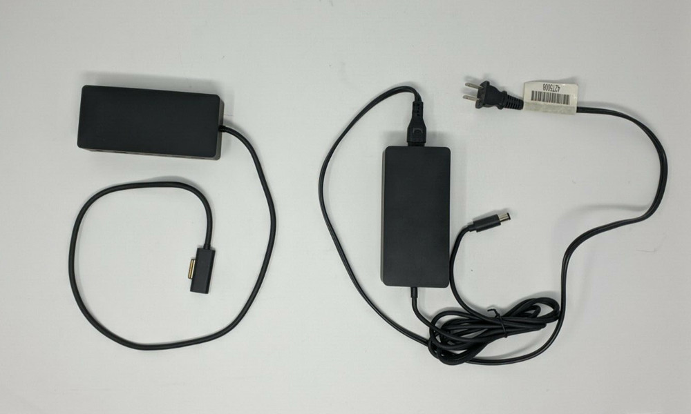 Microsoft Docking Station Model 1661 for Microsoft Surface Pro + AC Adapter 1749