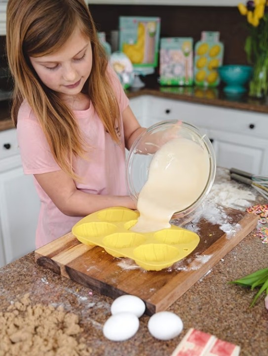 Handstand Kitchen Spring Fling 2 Piece Easter Baking Set with Flexible Baking...