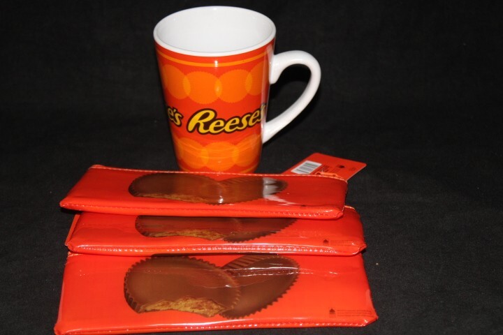 Hershey Reese's Peanut Butter Cup Ceramic Tea Coffee Mug Cup Soft Zip Cases