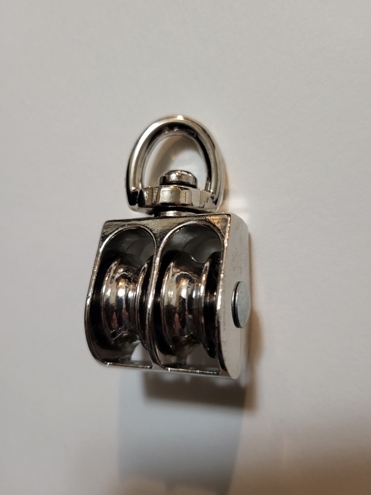 3/4" swivel eye double sheave pulley
