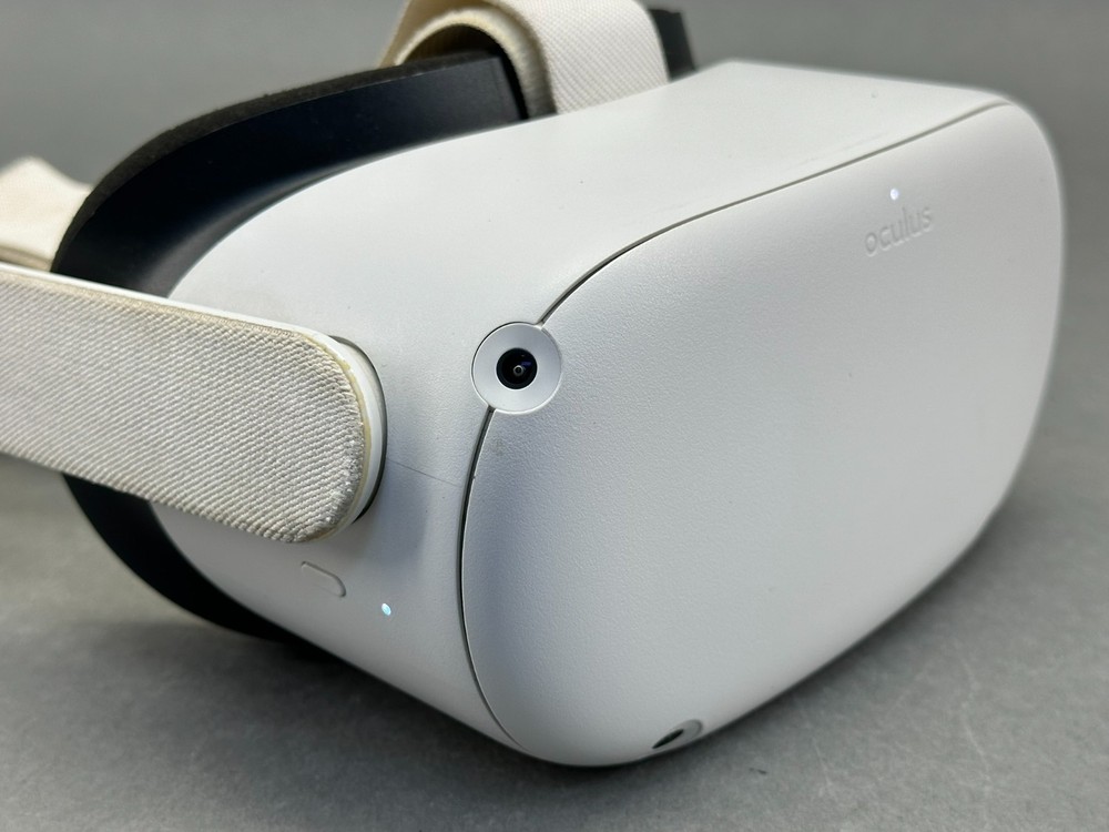 Oculus Quest 2 128GB VR HEADSET + Controllers