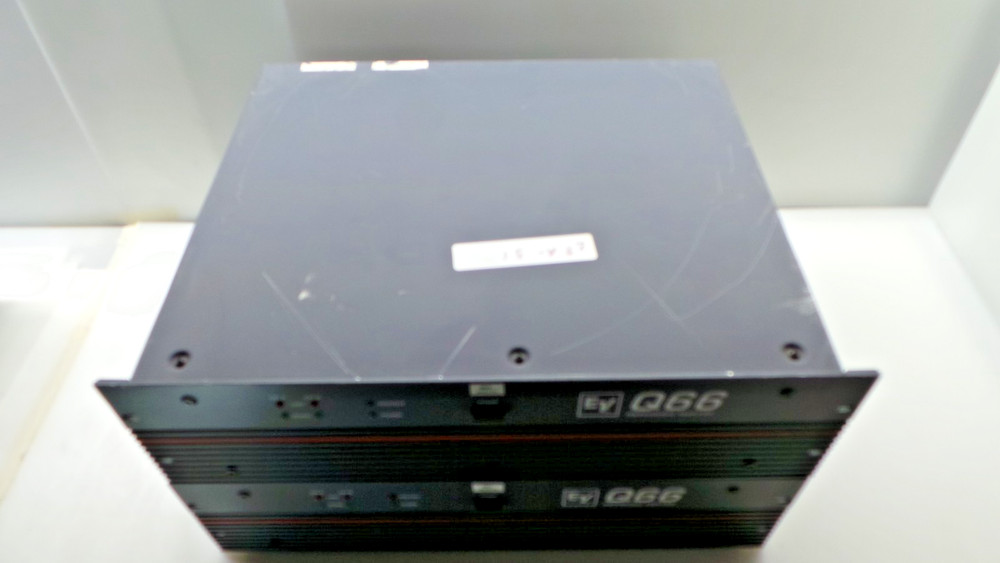 Electro-Voice EV Q66 2-Channel Power Amplifier Powers On, Working