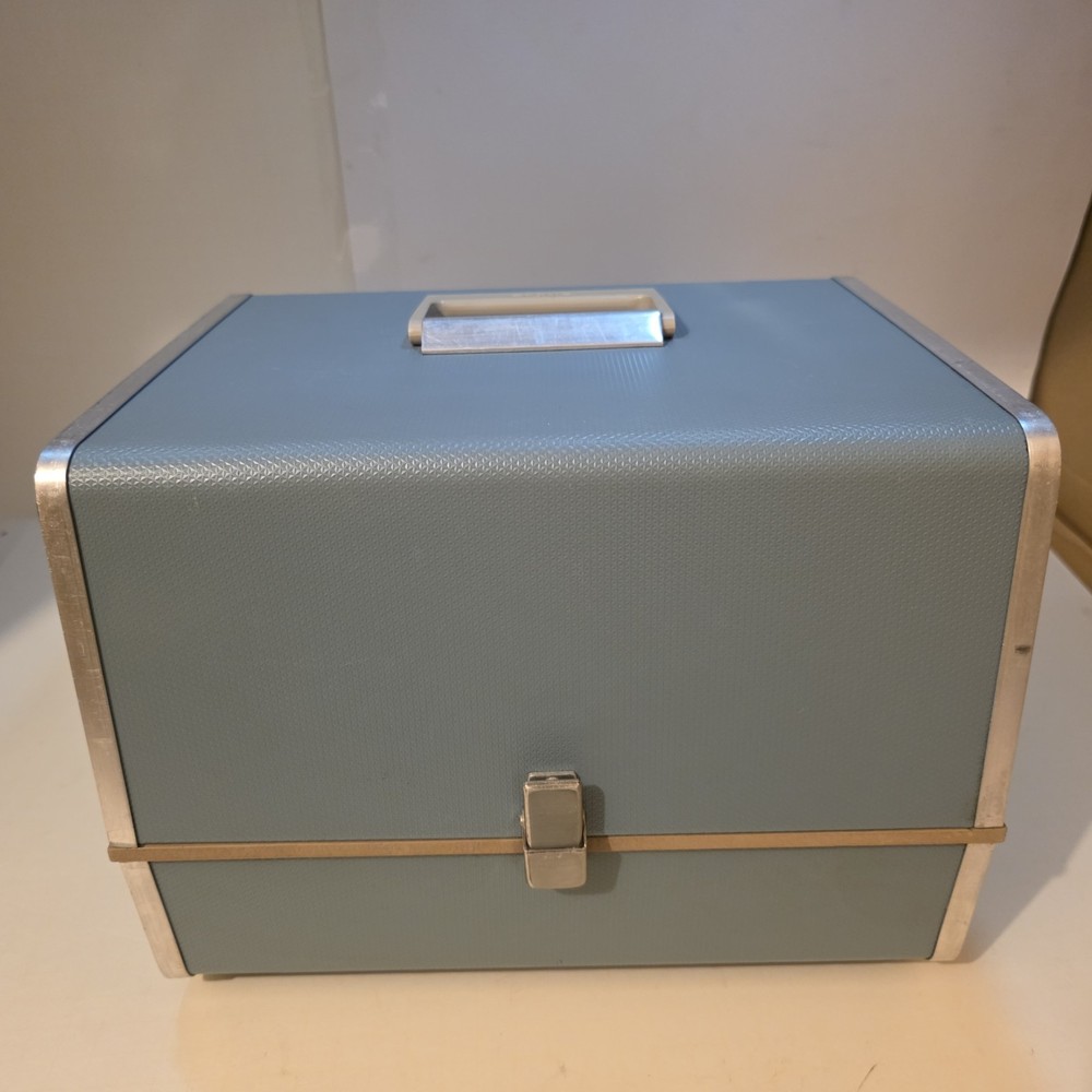 Vintage Argus 300 Automatic Slide Projector / Works / Has Slide