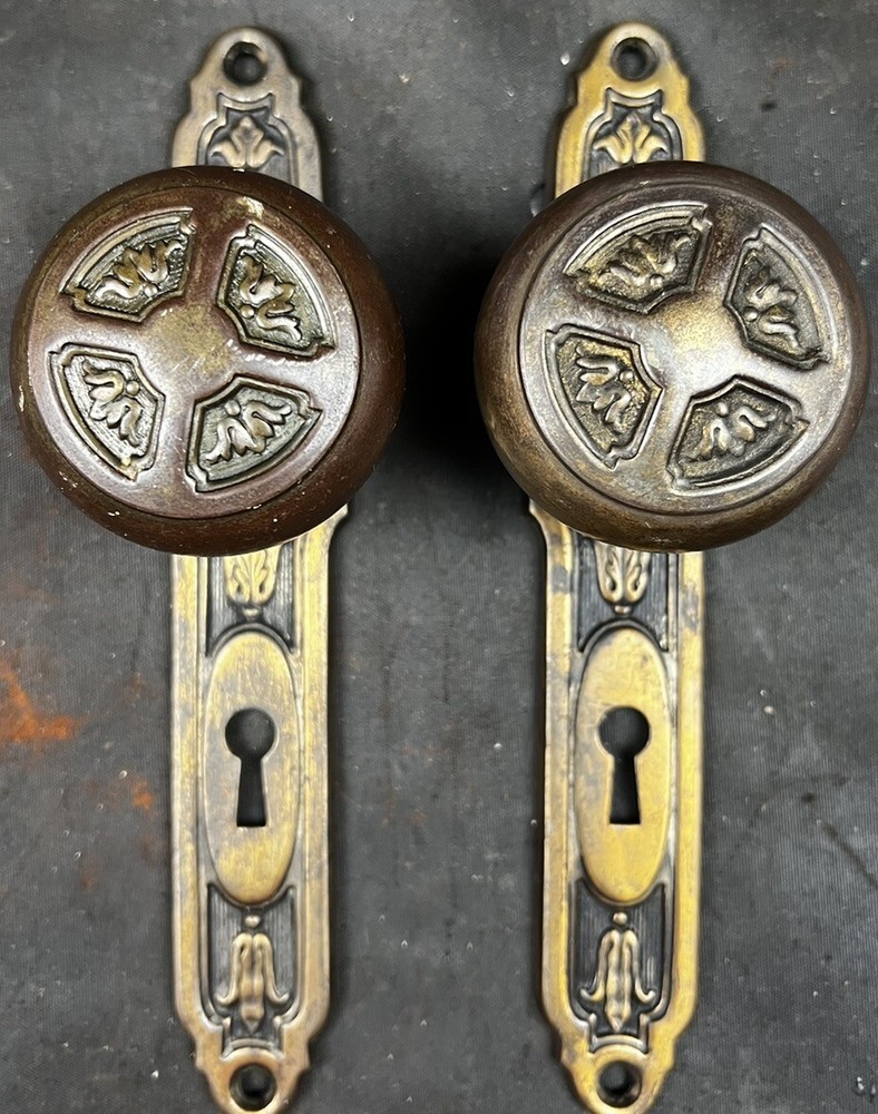 Art Deco Yale Passage Set Knobs, Plates, Mortise