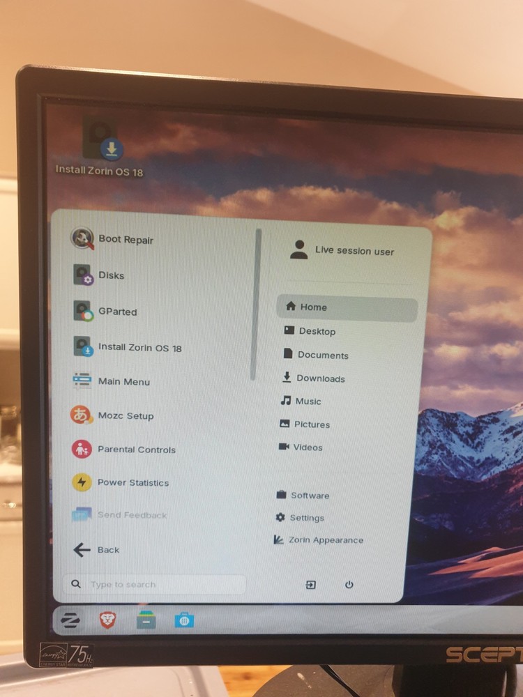 Linux Zorin OS 18 Core, 64-bit, Bootable Live and Install USB Flash Drive