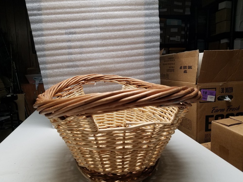 24" x 17" Large Wicker Basket (C)