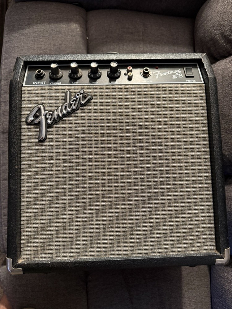 Fender Frontman 15B Guitar Amplifier PR497