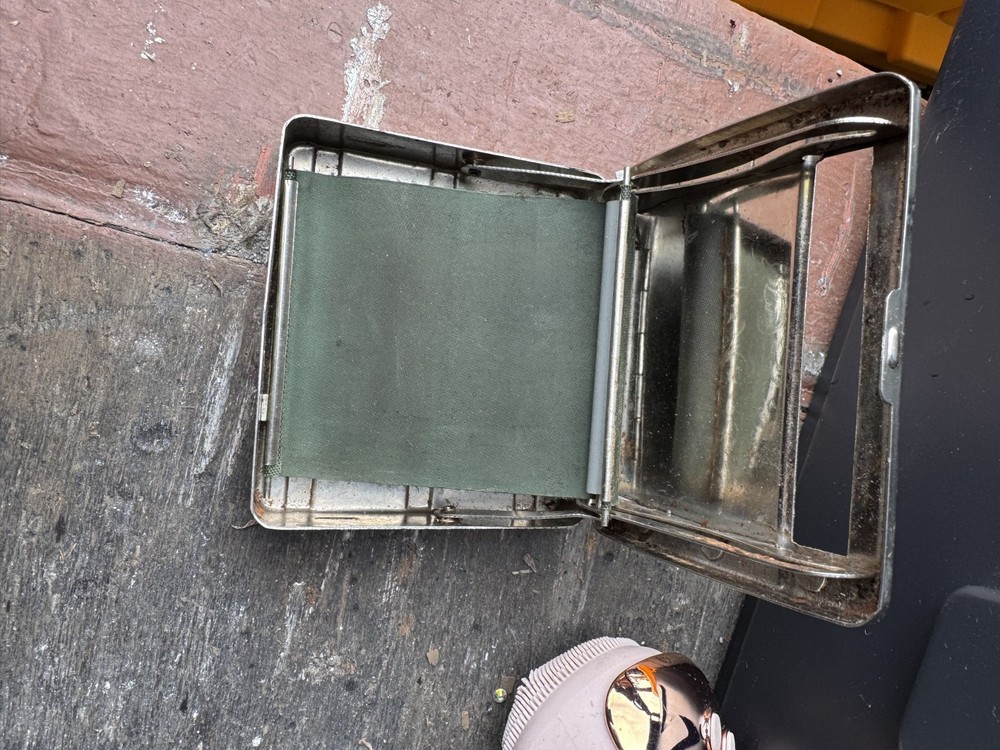 cigarette rolling machine