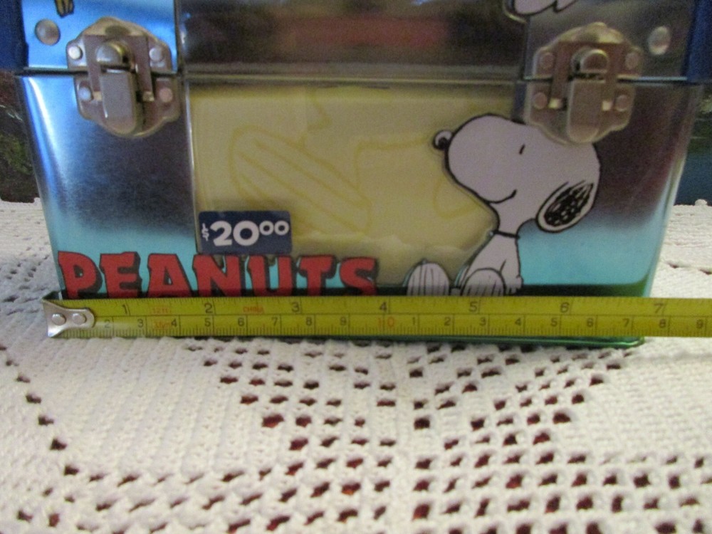 Peanuts Round Top Metal Lunch Box ~ Empty