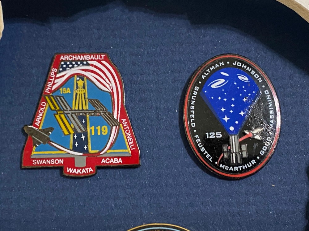 Rocketdyne Space Shuttle Main Engine Team Plaque w 5 pins 2009