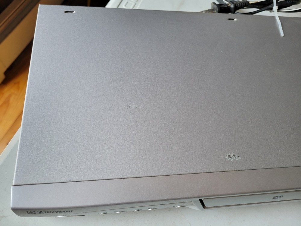 Emerson EWD7003 DVD Player & More - TESTED/WORKS