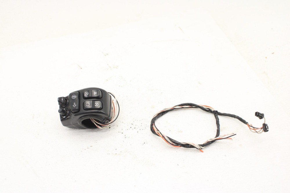 2015 Harley Davidson Touring Road Electra Street Right Control Switch Pack