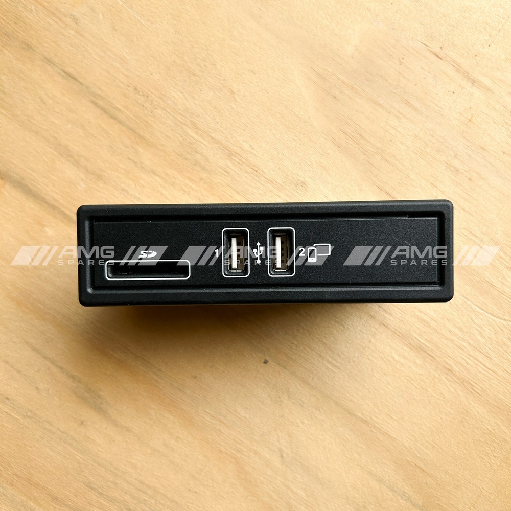 Genuine Mercedes OEM card reader USB connection module unit socket A2138200400