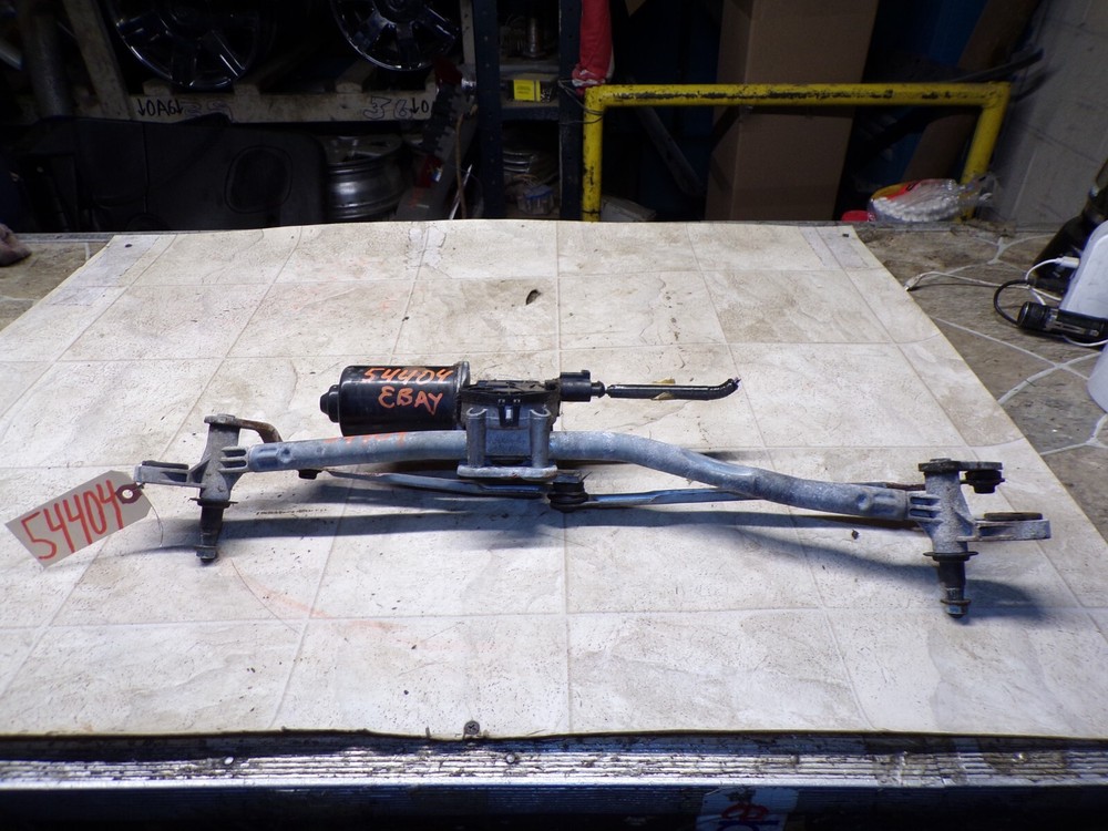 2004-2009 MAZDA 3 FRONT WINDSHIELD WIPER TRANSMISSION LINKAGE W/ MOTOR ASSY