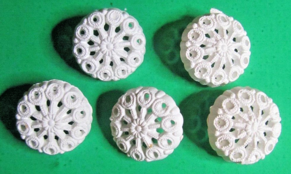(5) VINTAGE 5/8" WHITE LACY OPENWORK EARLY PLASTIC SHANK BUTTONS-3/3