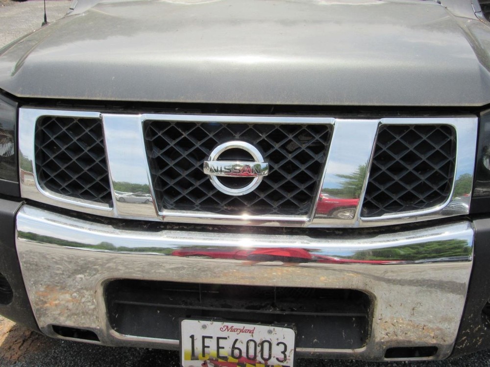 TITAN 2004 Glove Box 1055662