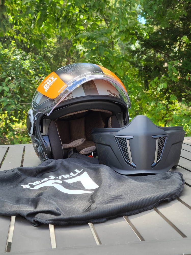 Triangle Full Face Motorcycle Helmet OP12A (large)