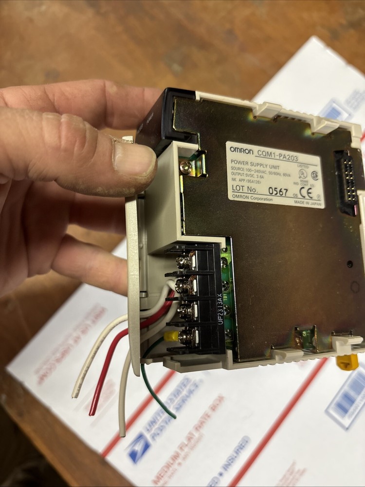 OMRON CQM1-PA203 POWER SUPPLY UNIT