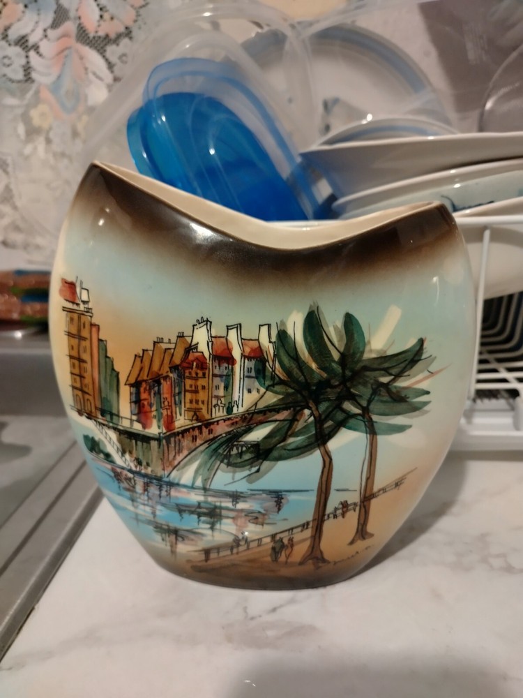 Eye Catching Decorative Painted Vase