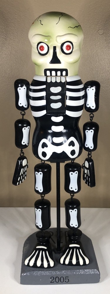 2005 Target SKELETON NUTCRACKER Dangling Arms & Legs Halloween RIP Decor
