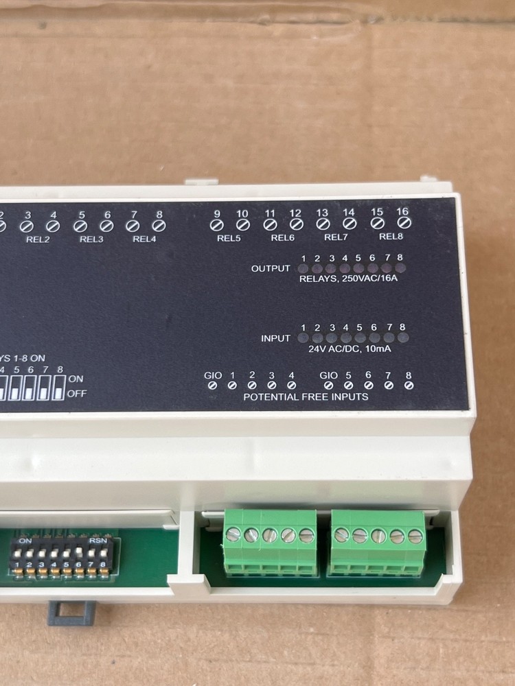 CRESTRON CH-HRIO8-D9 RELAY MODULE