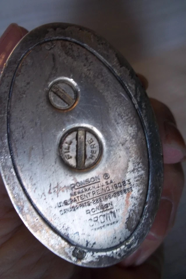 Vintage Ronson Art Metal Table Lighter. UNTESTED