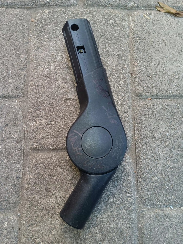 Thule Urban 2 Glide LEFT SIDE SWAY HANDLE INSERT PART REPLACEMENT.