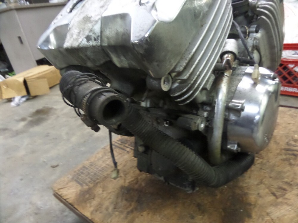 1994 HONDA MAGNA VF750C ENGINE UNKNOWN MILES HAS COMPRESSION.