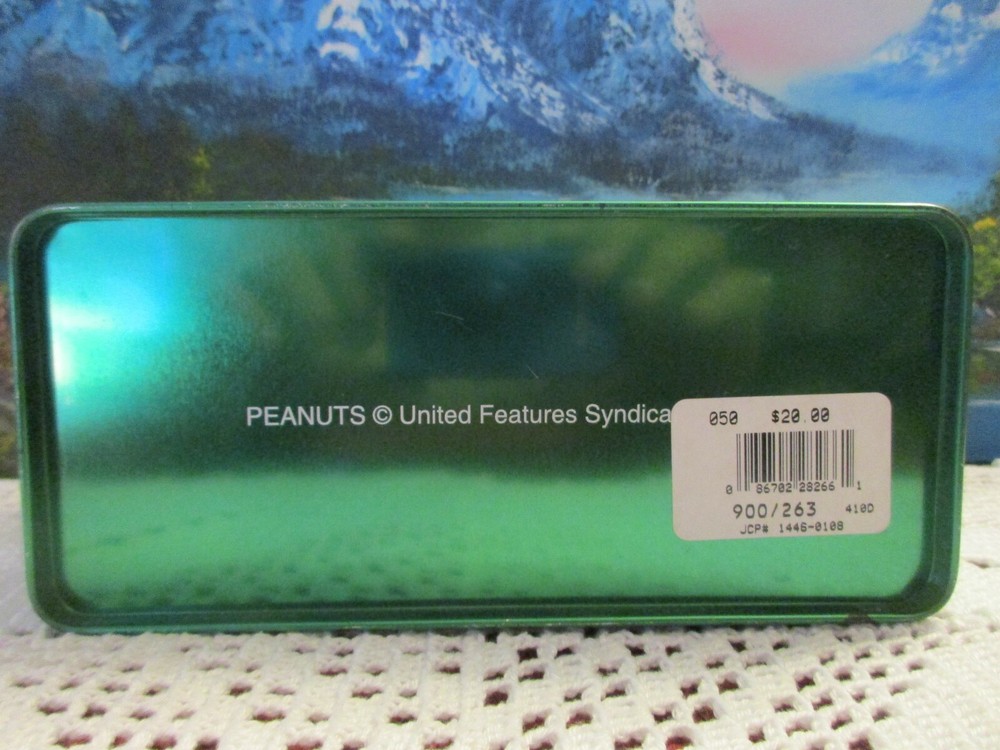 Peanuts Round Top Metal Lunch Box ~ Empty