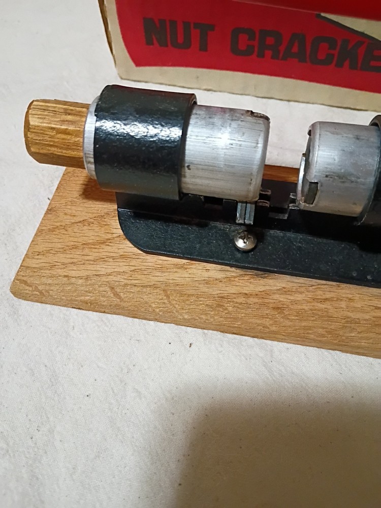 VINTAGE GEM DANDY NUT CRACKER with box B20