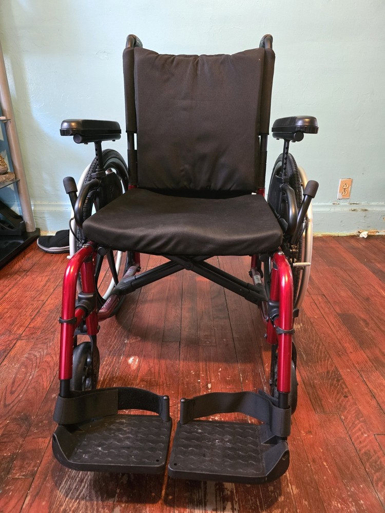 Used Ki Mobility Catalyst 5 Manual Wheelchair