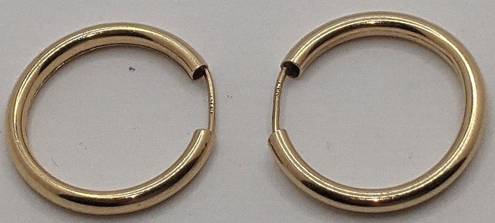 3.2 Grams 14K Solid Yellow Gold Hoop Earrings